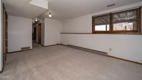 811 8th Ave E, Dickinson, ND 58601 photo 18