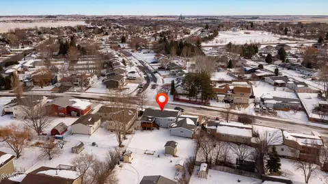 811 8th Ave E, Dickinson, ND 58601 photo 33