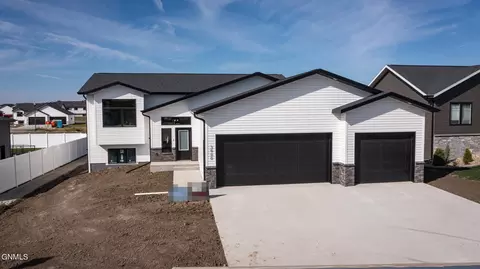 3900 Silver Blvd, Bismarck, ND 58503