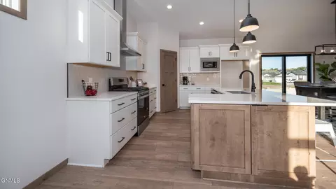 3900 Silver Blvd, Bismarck, ND 58503 photo 5