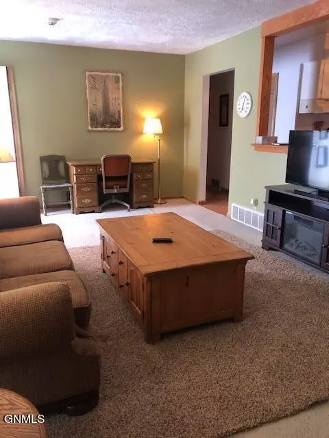 709 Main St S, Crosby, ND 58730 photo 3