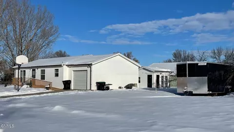 8 Belk Dr, Lincoln, ND 58504 photo 2