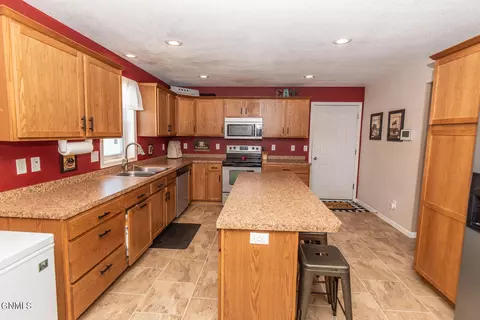 6319 Derek Drive Dr, Bismarck, ND 58504 photo 13