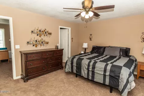 6319 Derek Drive Dr, Bismarck, ND 58504 photo 22