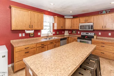 6319 Derek Drive Dr, Bismarck, ND 58504 photo 14