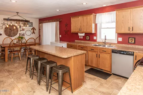 6319 Derek Drive Dr, Bismarck, ND 58504 photo 11
