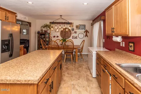 6319 Derek Drive Dr, Bismarck, ND 58504 photo 12