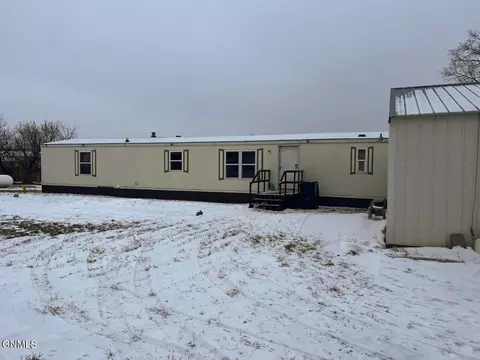 3816 2nd Ave E, Williston, ND 58801 photo 3