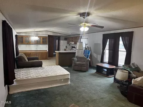 3816 2nd Ave E, Williston, ND 58801 photo 6