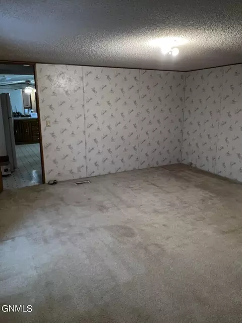 3816 2nd Ave E, Williston, ND 58801 photo 11