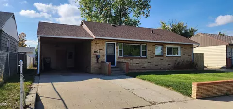 903 13th Ave W, Williston, ND 58801 photo 2
