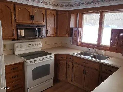150 3rd Ave Se Ave SE, Halliday, ND 58636 photo 4
