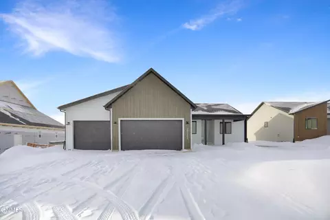 2721 44th Ave W, Williston, ND 58801 photo 1