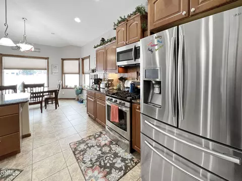 2004 16th Ct W, Williston, ND 58801 photo 10