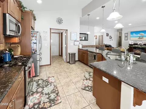 2004 16th Ct W, Williston, ND 58801 photo 12