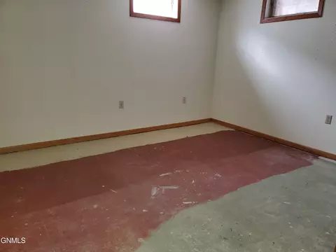 155 5th Ave Se Ave SE, Dickinson, ND 58601 photo 19