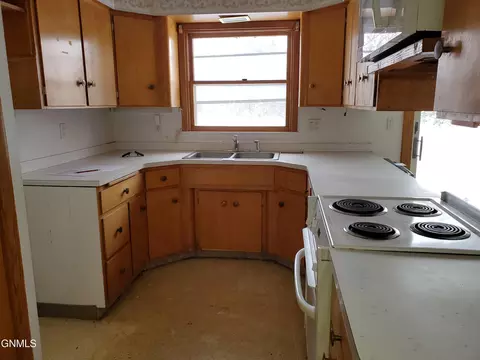 155 5th Ave Se Ave SE, Dickinson, ND 58601 photo 7