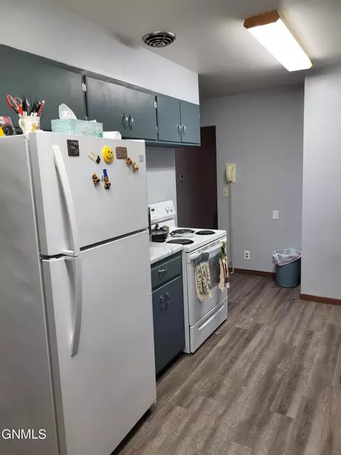 513 13th Ave W, Williston, ND 58801 photo 5