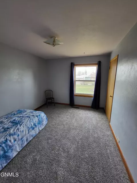 513 13th Ave W, Williston, ND 58801 photo 10