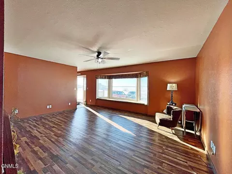13376 55th St NW, Williston, ND 58801 photo 8
