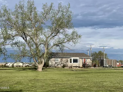 13376 55th St NW, Williston, ND 58801 photo 2