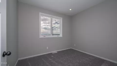 4586 Trailblazer Loop, Mandan, ND 58554 photo 26