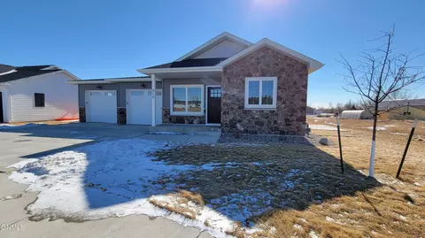 212 Crabapple Dr, Williston, ND 58801 photo 1