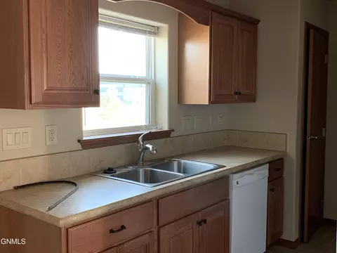 3203-3207 Long Branch Ave NW, Williston, ND 58801 photo 13