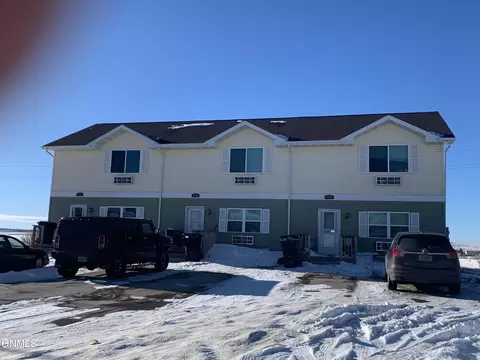 3203-3207 Long Branch Ave NW, Williston, ND 58801