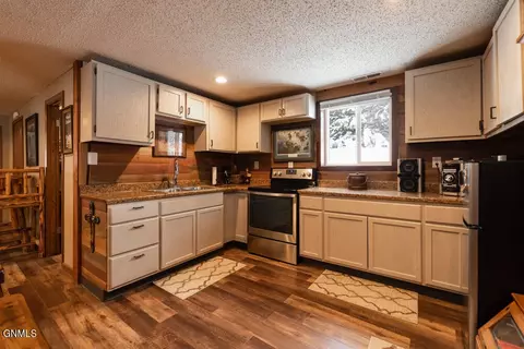 6162 Comet Ln, Bismarck, ND 58503 photo 25