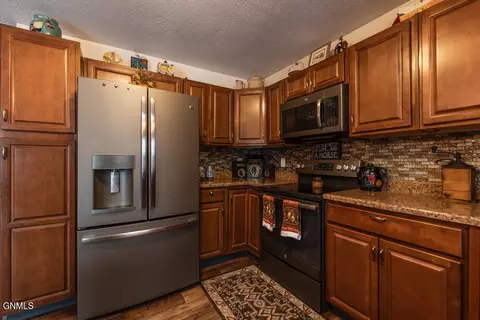 6162 Comet Ln, Bismarck, ND 58503 photo 12