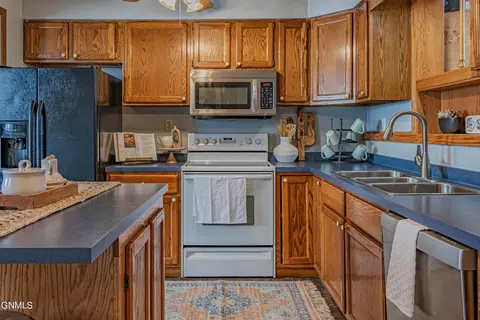 1305 Johns Dr, Mandan, ND 58554 photo 11