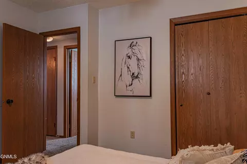 1305 Johns Dr, Mandan, ND 58554 photo 25