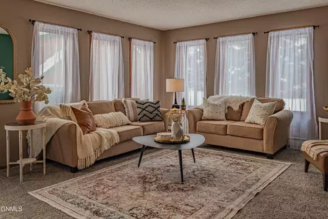 1305 Johns Dr, Mandan, ND 58554 photo 4