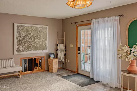 1305 Johns Dr, Mandan, ND 58554 photo 2