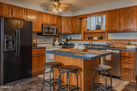 1305 Johns Dr, Mandan, ND 58554 photo 10