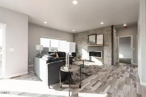 4802 Cornice Loop, Bismarck, ND 58503 photo 12