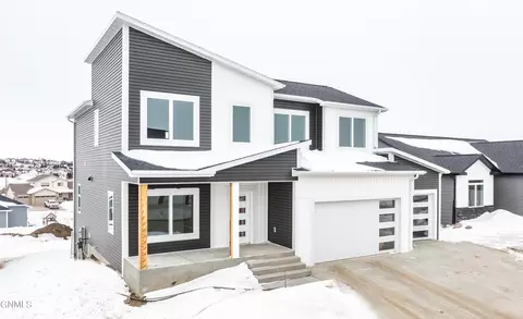 4802 Cornice Loop, Bismarck, ND 58503
