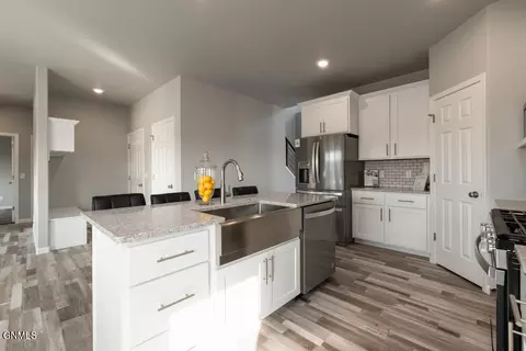 4802 Cornice Loop, Bismarck, ND 58503 photo 9