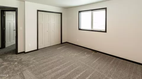 227 Irvine Loop, Bismarck, ND 58504 photo 21
