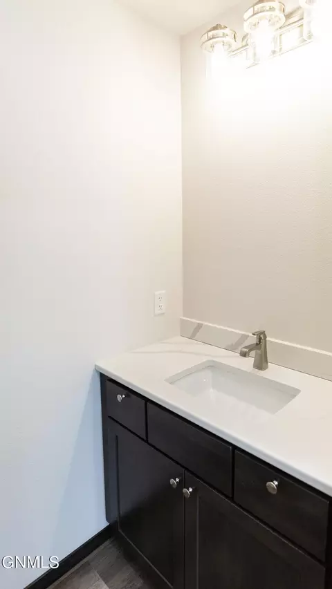 227 Irvine Loop, Bismarck, ND 58504 photo 11