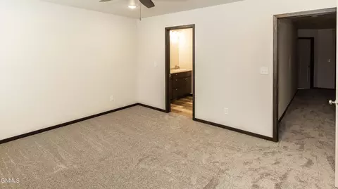 227 Irvine Loop, Bismarck, ND 58504 photo 14