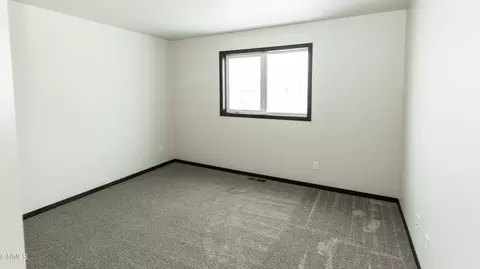 227 Irvine Loop, Bismarck, ND 58504 photo 20