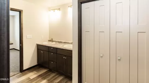 227 Irvine Loop, Bismarck, ND 58504 photo 16