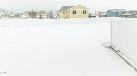 227 Irvine Loop, Bismarck, ND 58504 photo 26