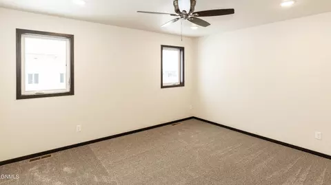 227 Irvine Loop, Bismarck, ND 58504 photo 13