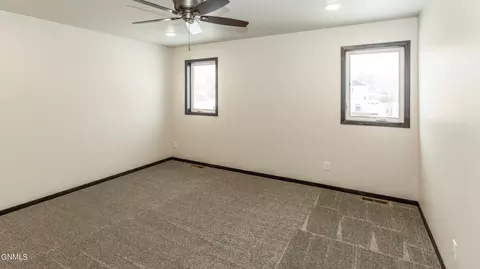 229 Irvine Loop, Bismarck, ND 58504 photo 13