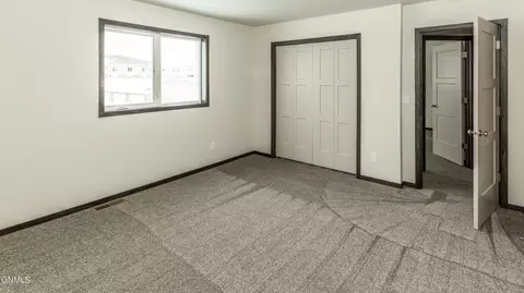 229 Irvine Loop, Bismarck, ND 58504 photo 23