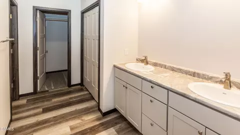 229 Irvine Loop, Bismarck, ND 58504 photo 15