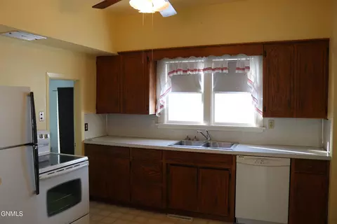 502 6th Ave, Edgeley, ND 58433 photo 9